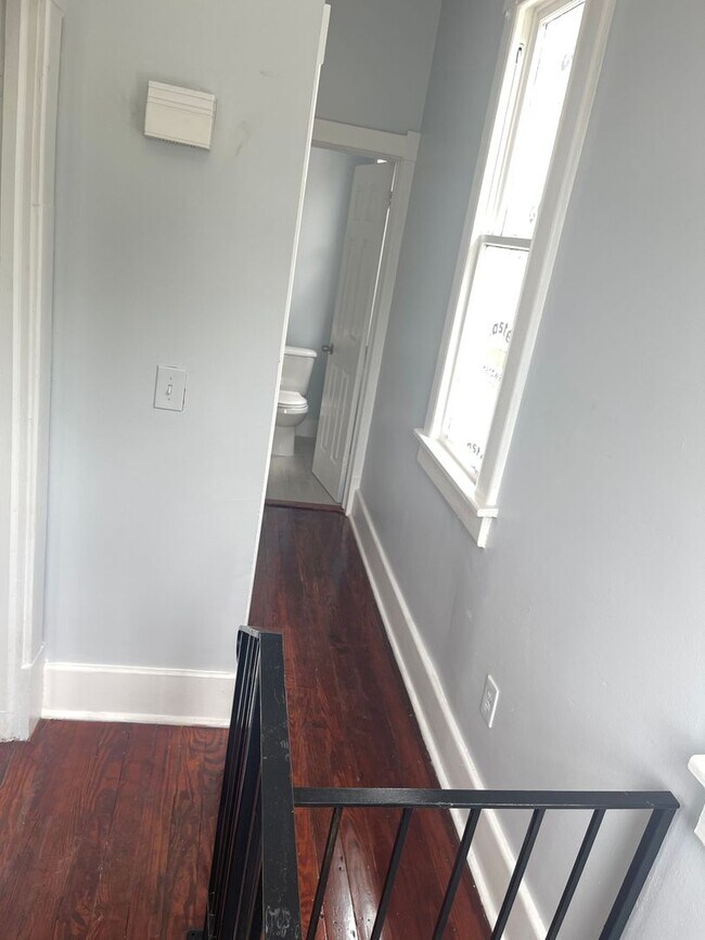 Building Photo - Newly Renovated Tri-Plex Near Forsyth