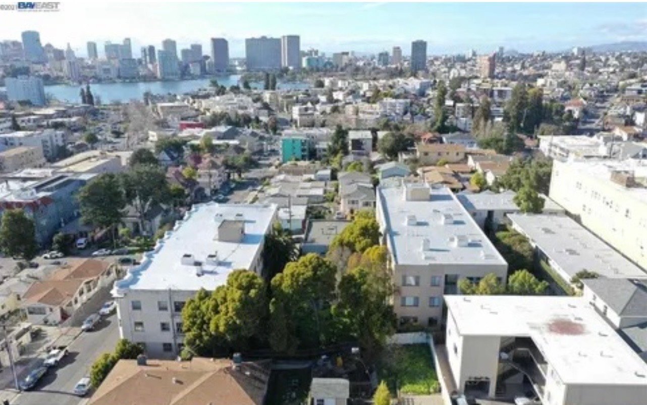 Building Photo - 1914 6th Ave