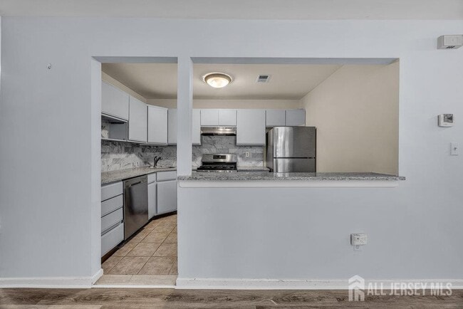 Building Photo - 604 Woodhaven Dr