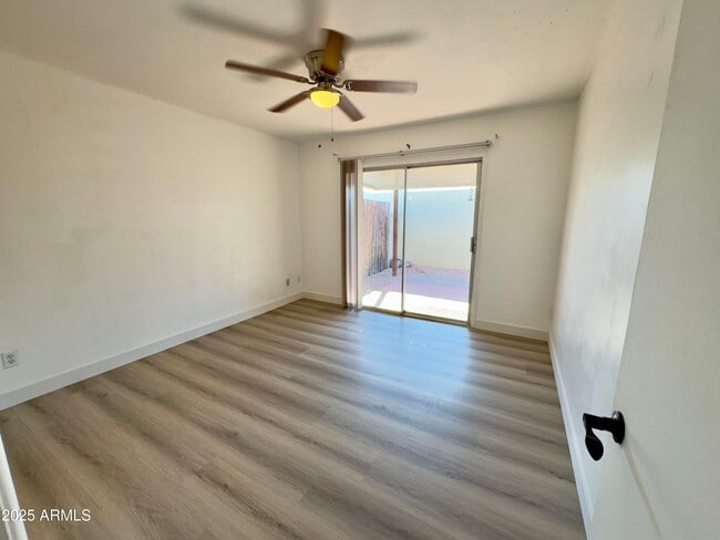 Building Photo - 1021 W Mission Ln