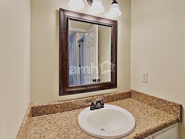 Building Photo - 205 Apache Trail