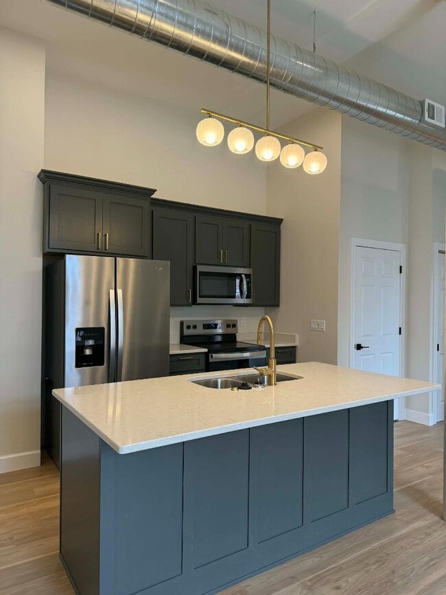 Building Photo - 19 N 7th St