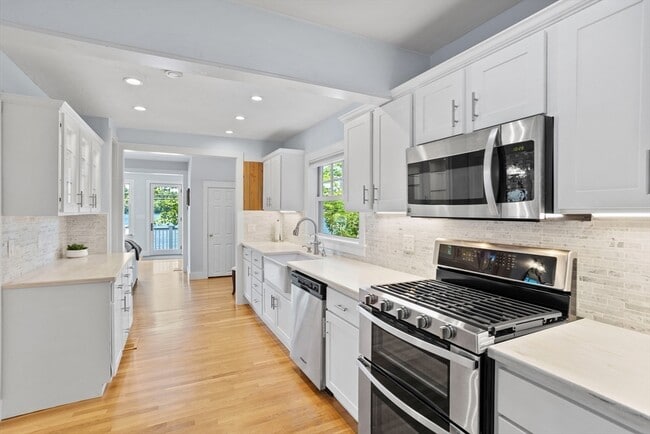 Building Photo - 35 Keyes Rd