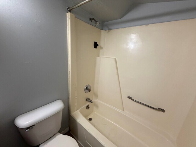 Building Photo - 20-B Elizabeth-