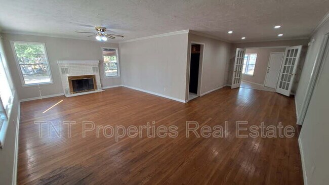 Building Photo - 201 Elm Ave