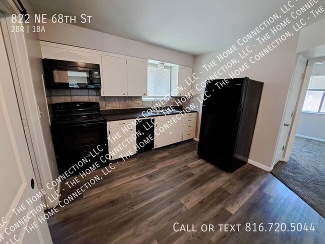 Building Photo - Recently Updated 2 Bed / 1 Bath Townhouse ...