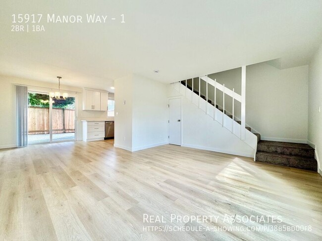 Building Photo - 15917 Manor Way