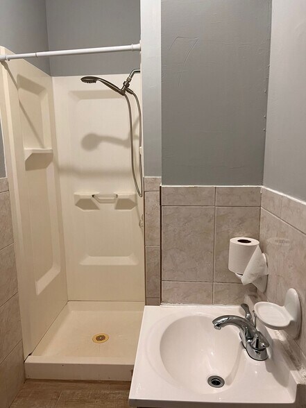 Building Photo - 1317 44th St