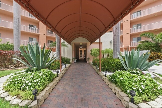 Building Photo - 7765 Yardley Dr