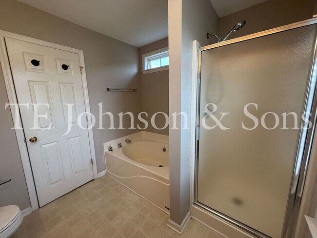 Building Photo - Charming 3-Bedroom Home with Modern Comfor...