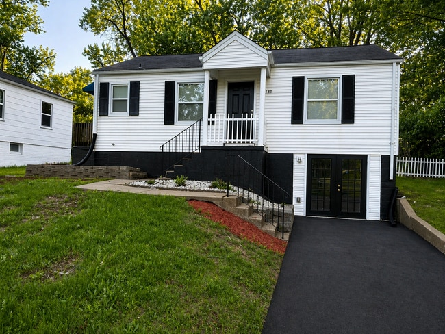 Building Photo - 10185 Winkler Dr