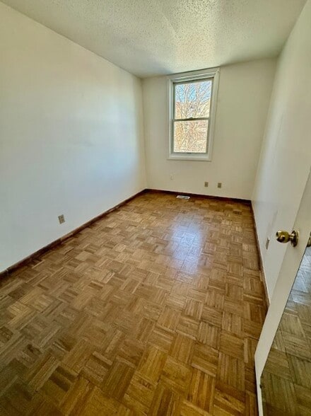 Building Photo - 539 Fox St