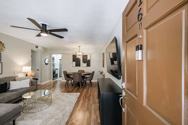 Building Photo - 2507 Montrose Blvd