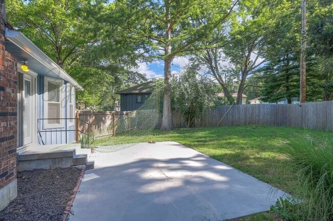 Building Photo - UNIQUE UPDATES!!!