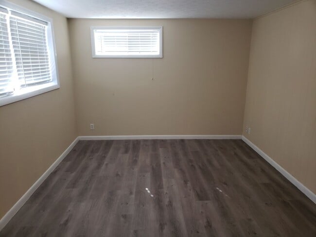 Building Photo - Triplex - 2 Bdrm/1Bath  Kingsport TN
