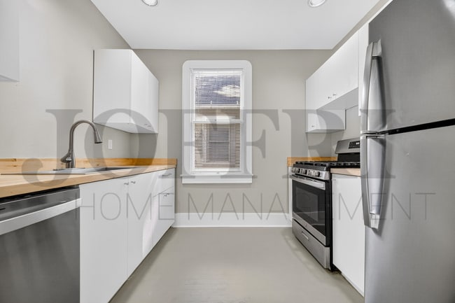 Building Photo - 2096 W 32nd St