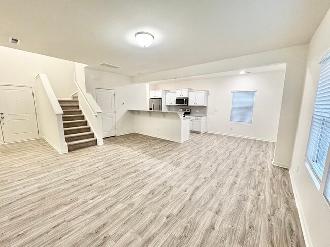 Building Photo - Three bedroom 2 1/2 bath near the I 40 and the I 77