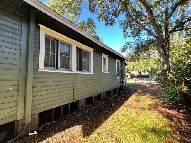 Building Photo - 412 Briercliff Dr