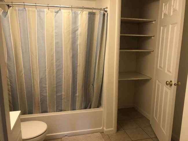 Building Photo - 1673 Northfield Rd