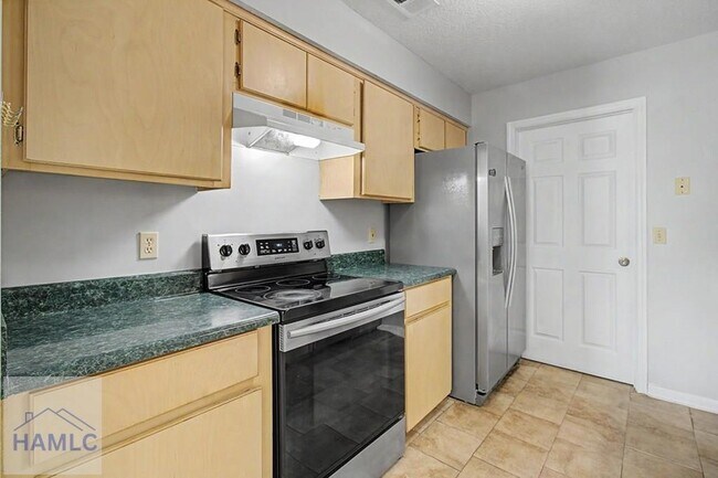 Building Photo - 1651 Latham Ct