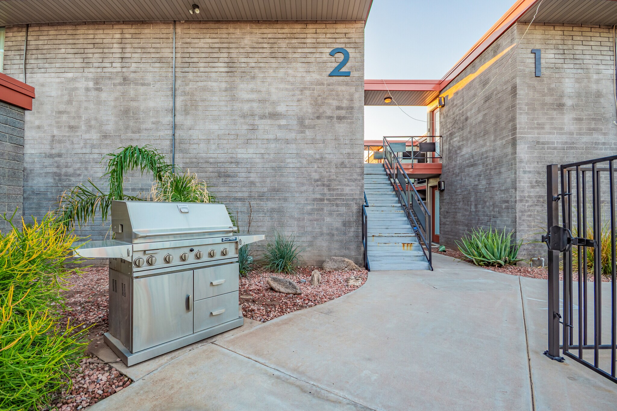 Building Photo - 1225 E Medlock Dr