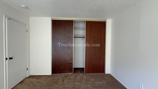 Building Photo - Charming 1-Bedroom Apartment in the Heart ...