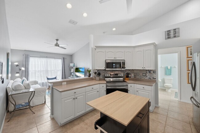 Building Photo - 5941 Sand Wedge Ln