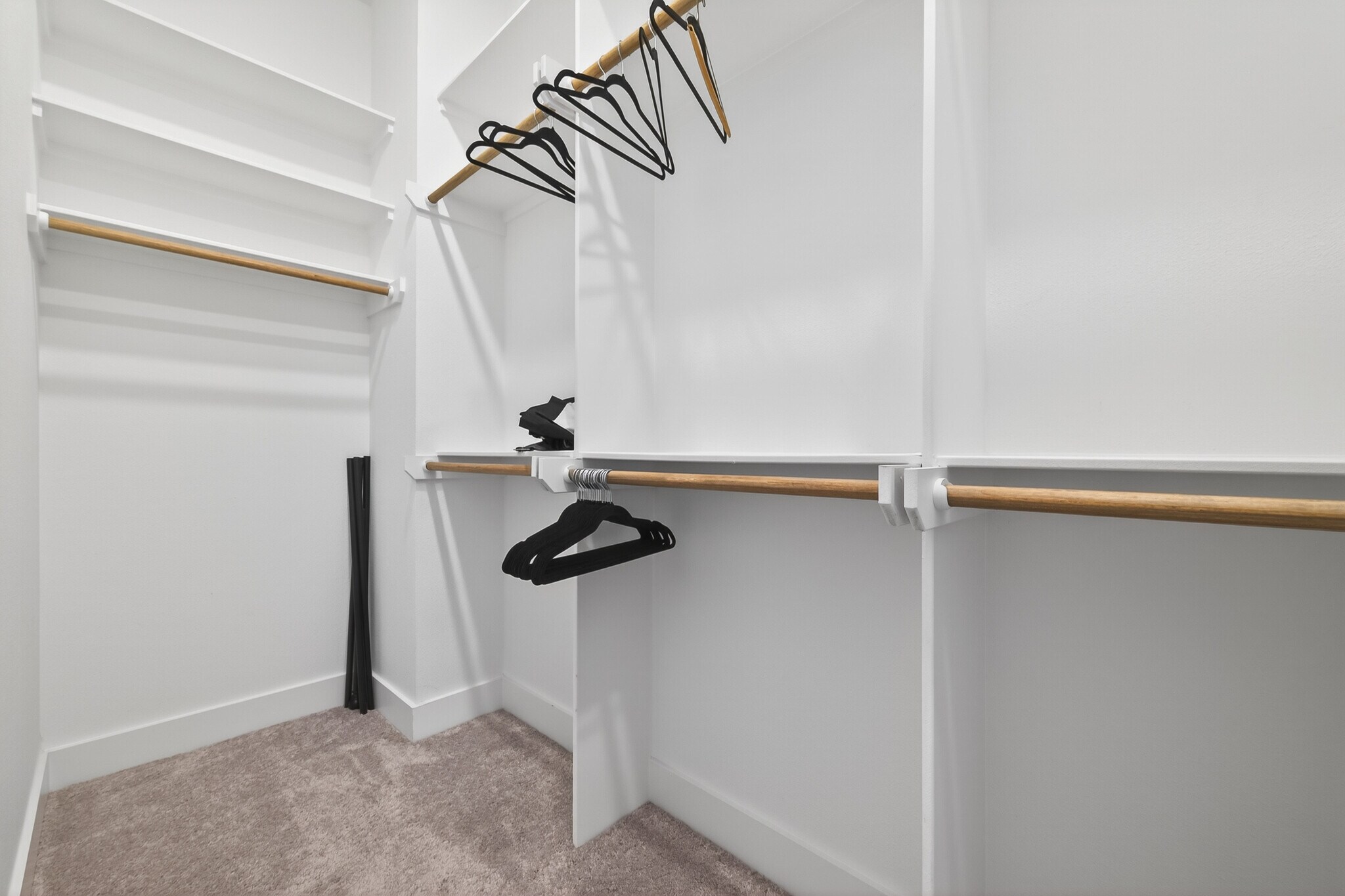 Closet2 - 523 Schweikhardt St