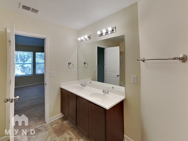 Building Photo - 168 Alton Cir