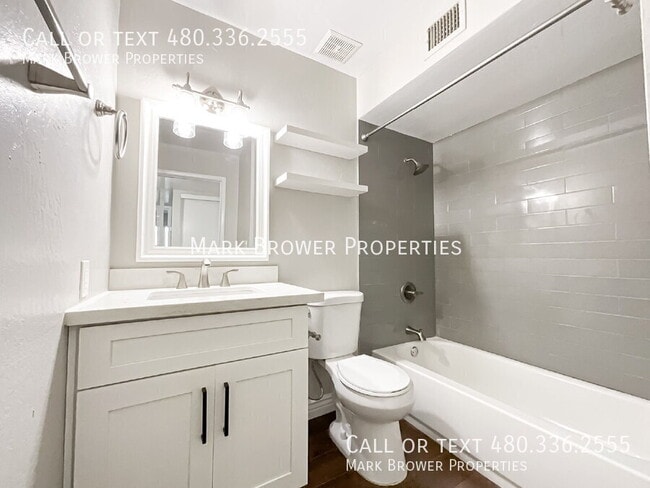 Building Photo - 2515 E Dragoon Ave