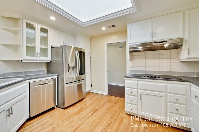 Building Photo - Amazing Cupertino Home!