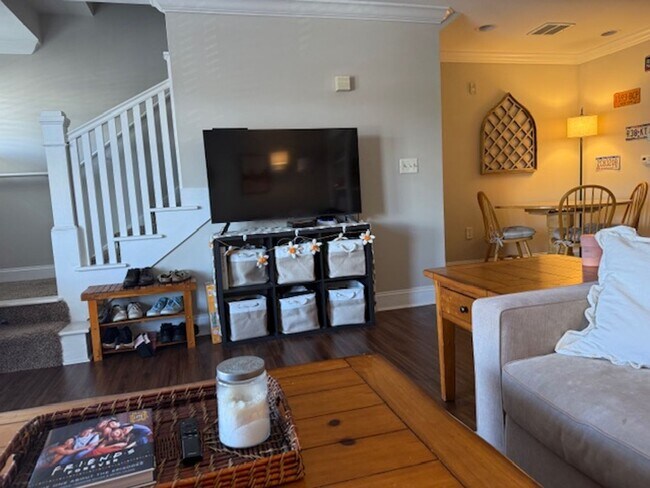 Building Photo - 15-1527 Kisling