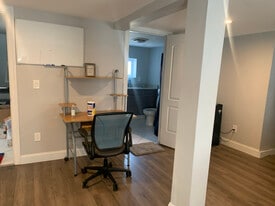 Building Photo - 113 Martin St