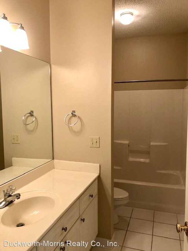 Building Photo - 3 br, 2 bath House - 20 Highland Manor