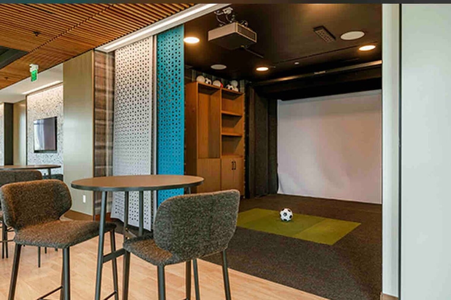 Building Photo - 151 North First Street-SI ID1252113P