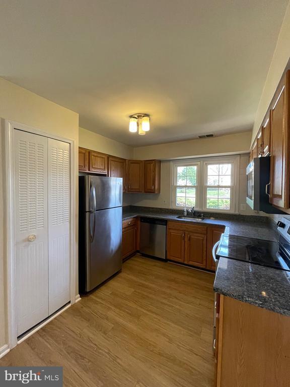 Building Photo - 6918 Lodestone Ct