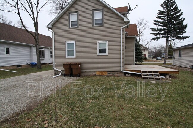 Building Photo - 826 Tayco St