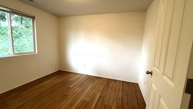 Building Photo - Bright, Spacious 3BR Home Near MAX – A/C, ...