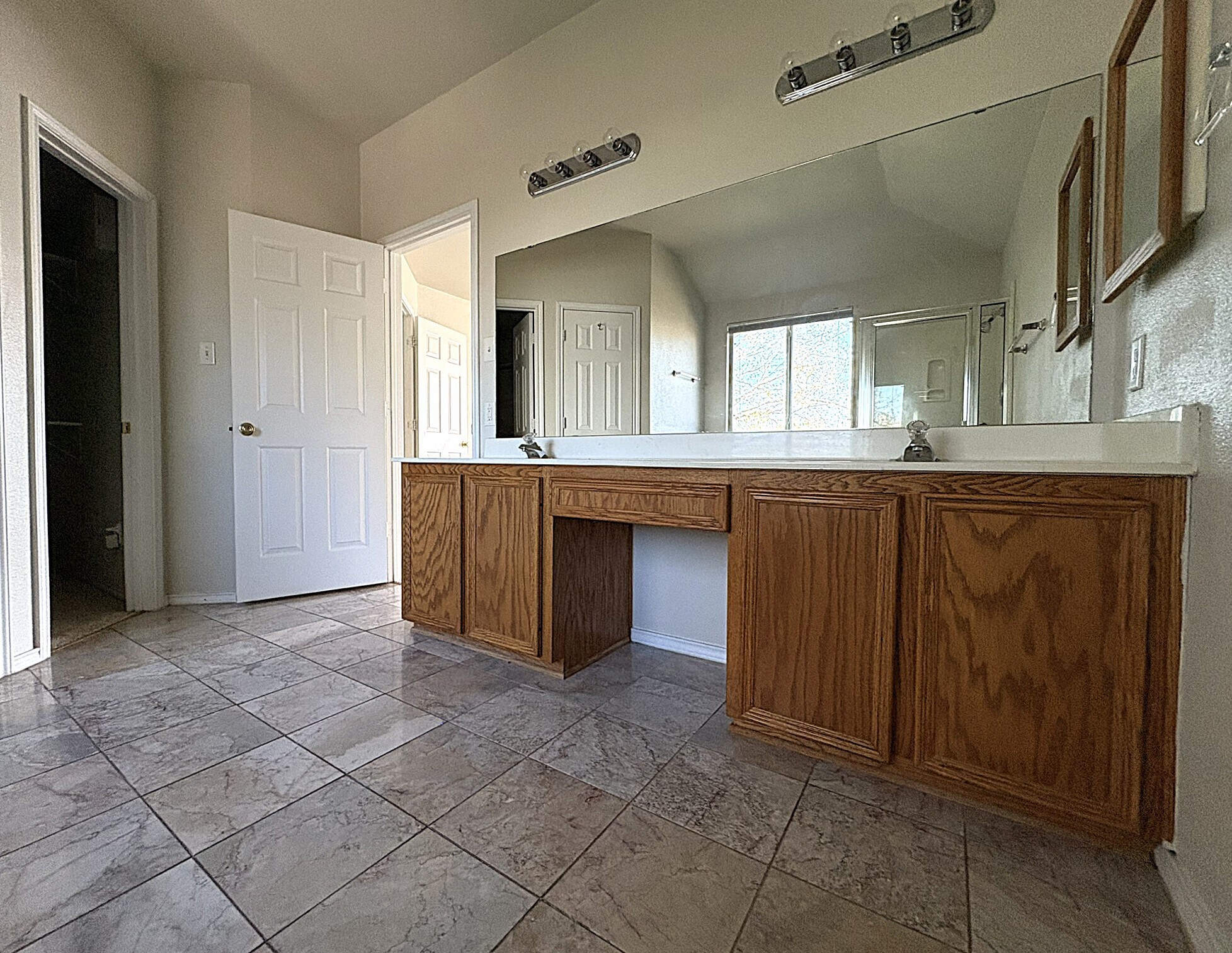 Building Photo - 2313 Modoc Dr