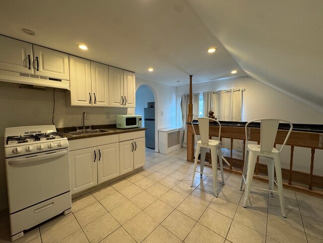 Primary Photo - 41 Young Dixon Way