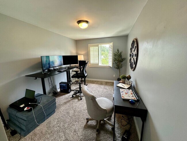 Building Photo - Charming 6 beds 2.5 bath house in Bothell!