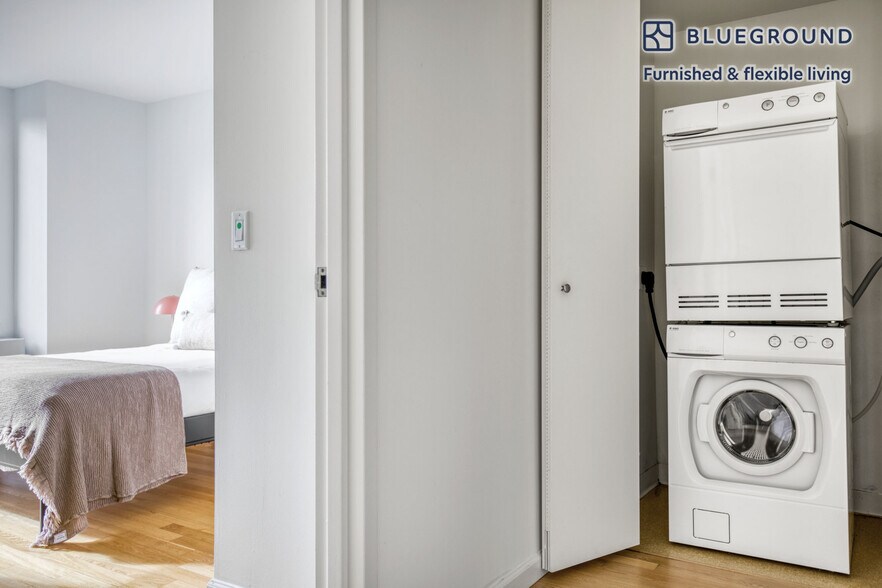 Building Photo - 4-75-75 48th Ave