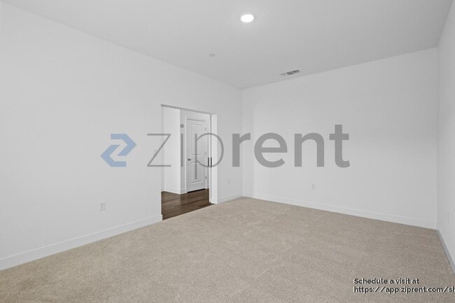 Building Photo - 15961 Mavericks Ln