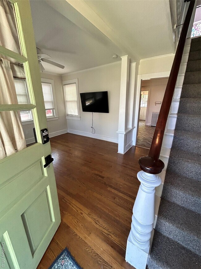 Building Photo - 24 Arnold Ave