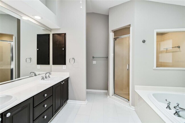 Building Photo - 7 Arbor Oaks Dr