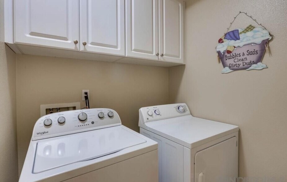 Building Photo - 3015 Cole Grade Dr