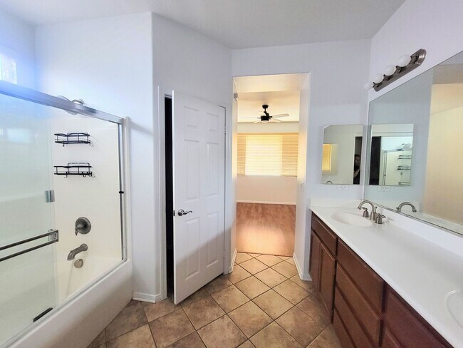 Building Photo - Gorgeous Single Story Home in Gated Community - Pool