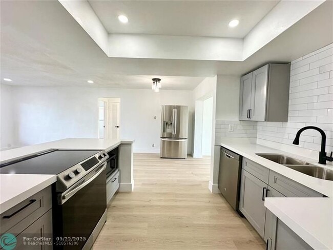 Building Photo - 4510 NW 49th Dr