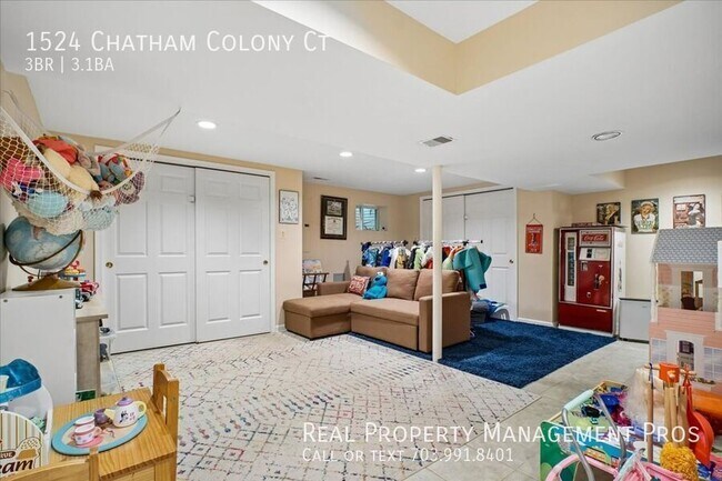 Building Photo - 1524 Chatham Colony Ct