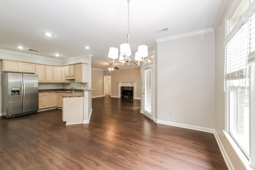 Building Photo - 8695 River Mill Cove